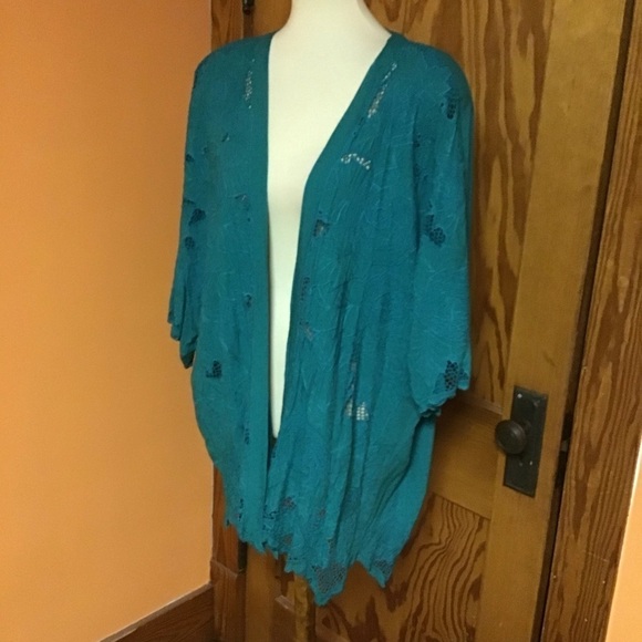 Vintage lace embroidered kimono - Picture 7 of 11
